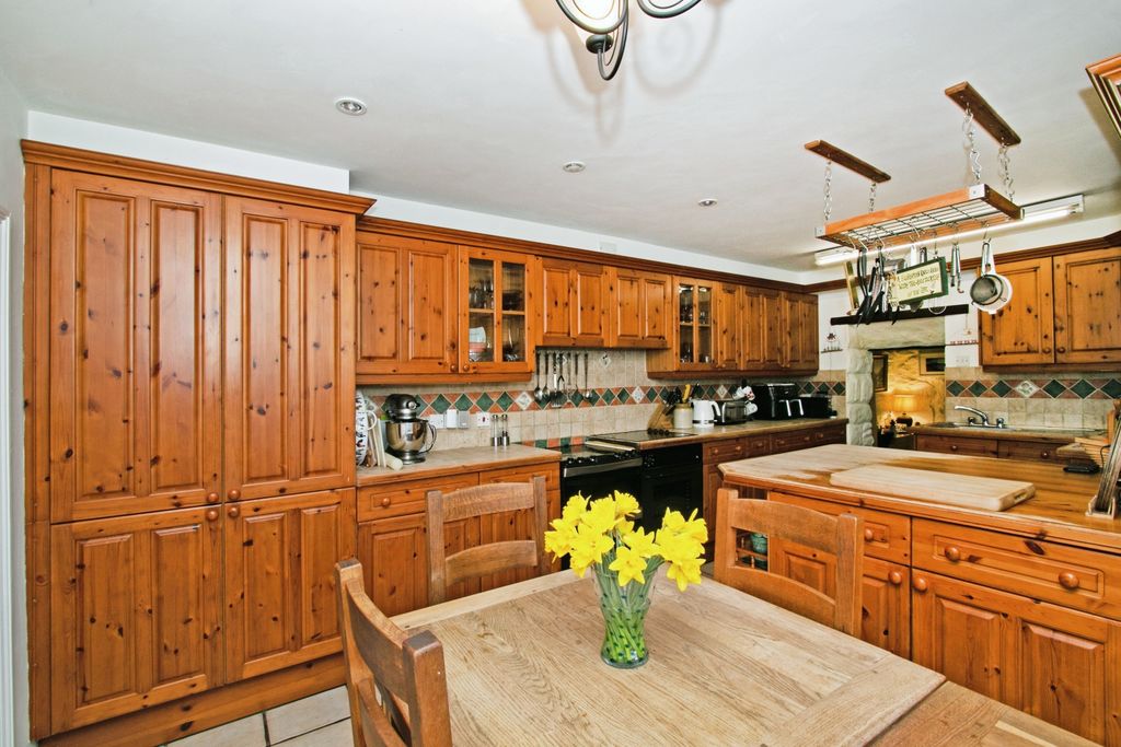 Property photo 2 of 19 Photography