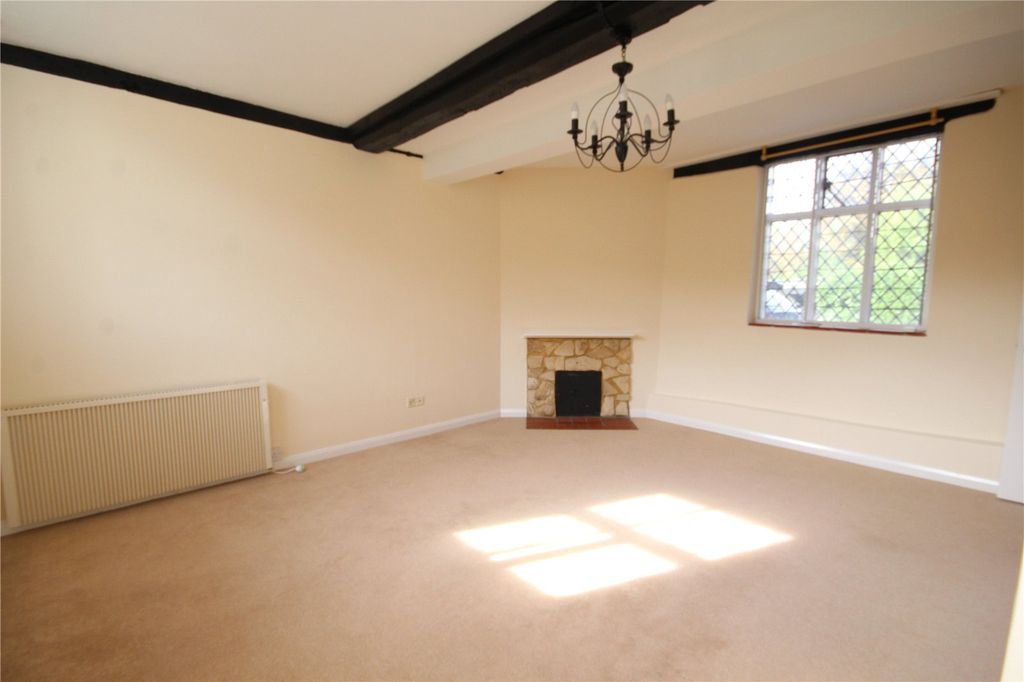 Property photo 2 of 8 Picture No. 11