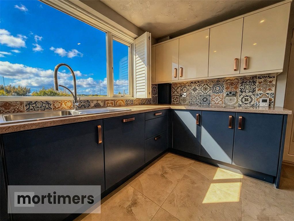 Property photo 2 of 22 Kitchen