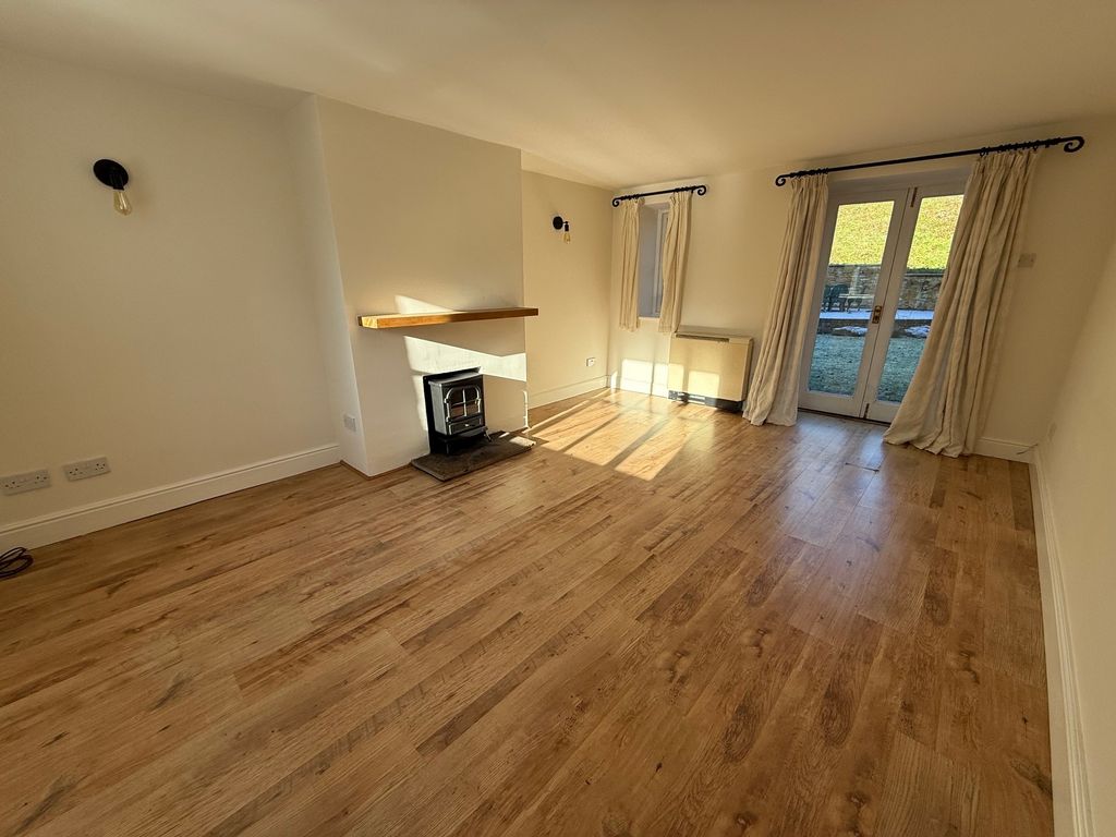 Property photo 2 of 26 Lounge