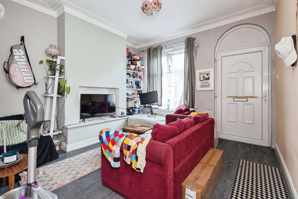 Property photo 3 of 16 Pbox-Img.Jpg