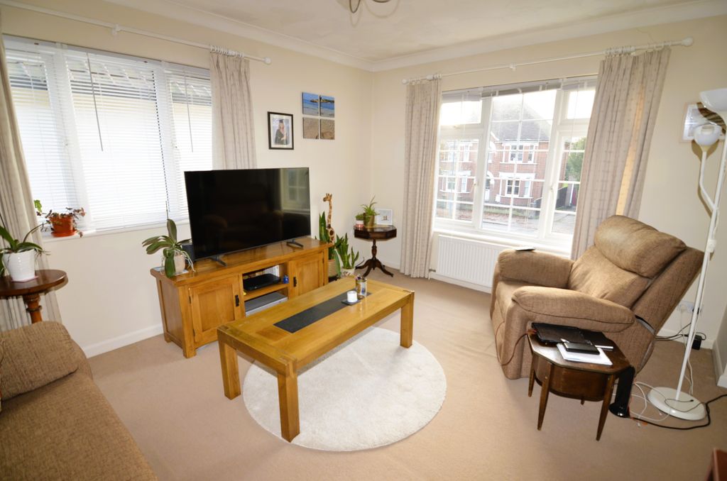 Property photo 2 of 9 Lounge Area