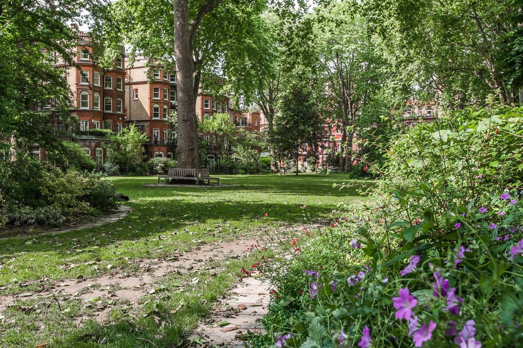 Property photo 2 of 15 Bramham Gardens-2-2.Jpg