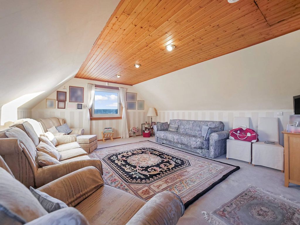 Property photo 3 of 20 Family Room