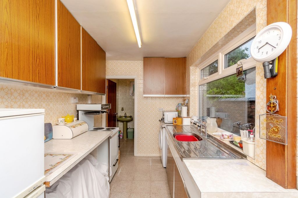Property photo 2 of 17 Photo