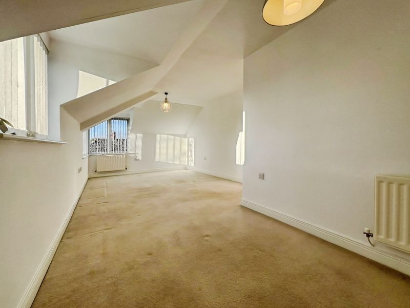 Property photo 3 of 12 Photo 9