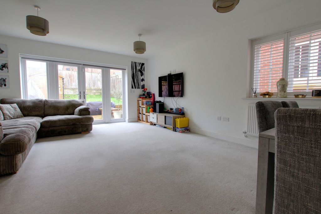 Property photo 2 of 9 Picture No. 03