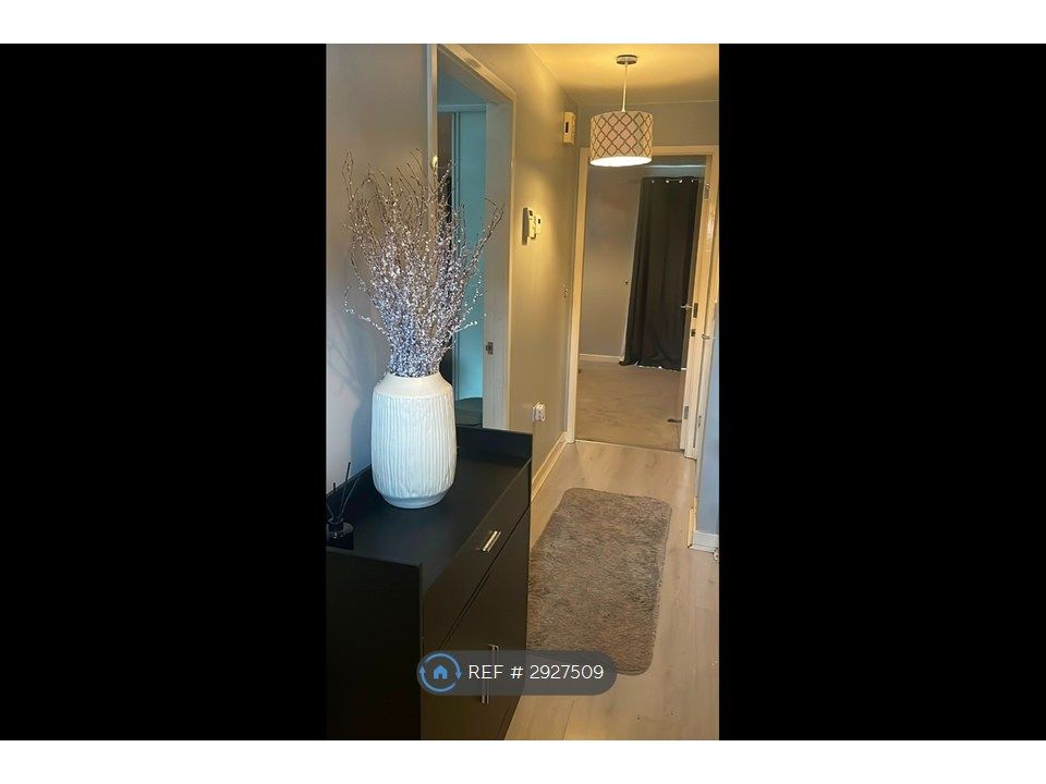 Property photo 2 of 35