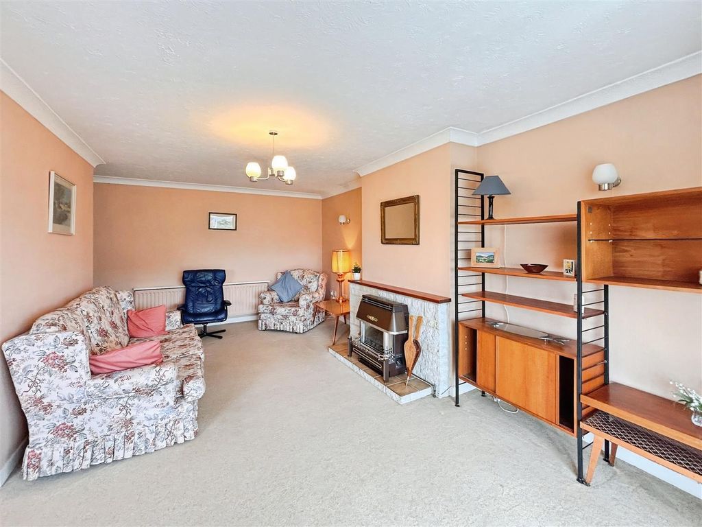 Property photo 2 of 16 Living Room.Jpg