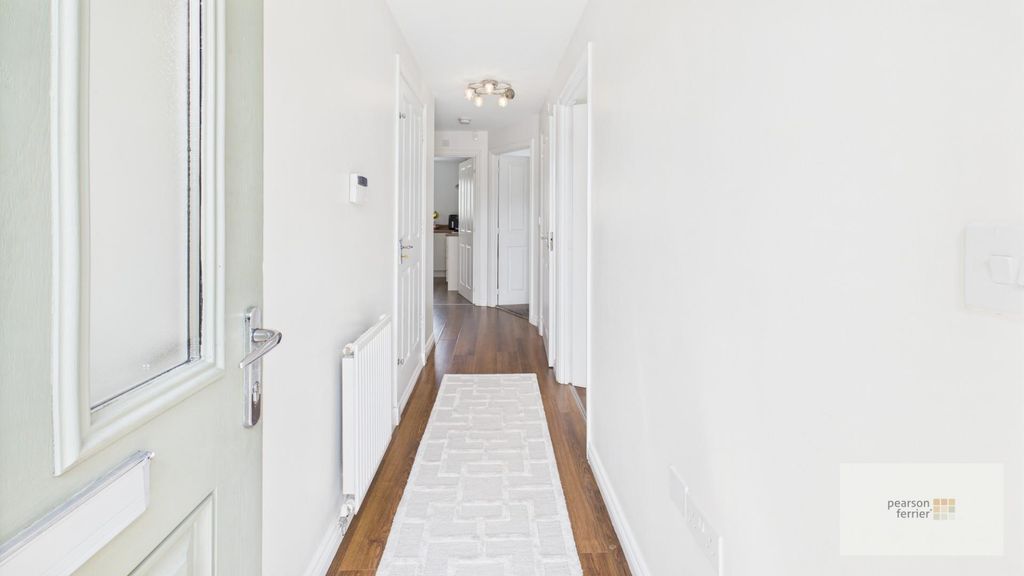 Property photo 2 of 16 Entrance Hall
