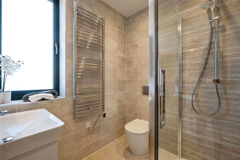 Property photo 3 of 16 Picture No. 02