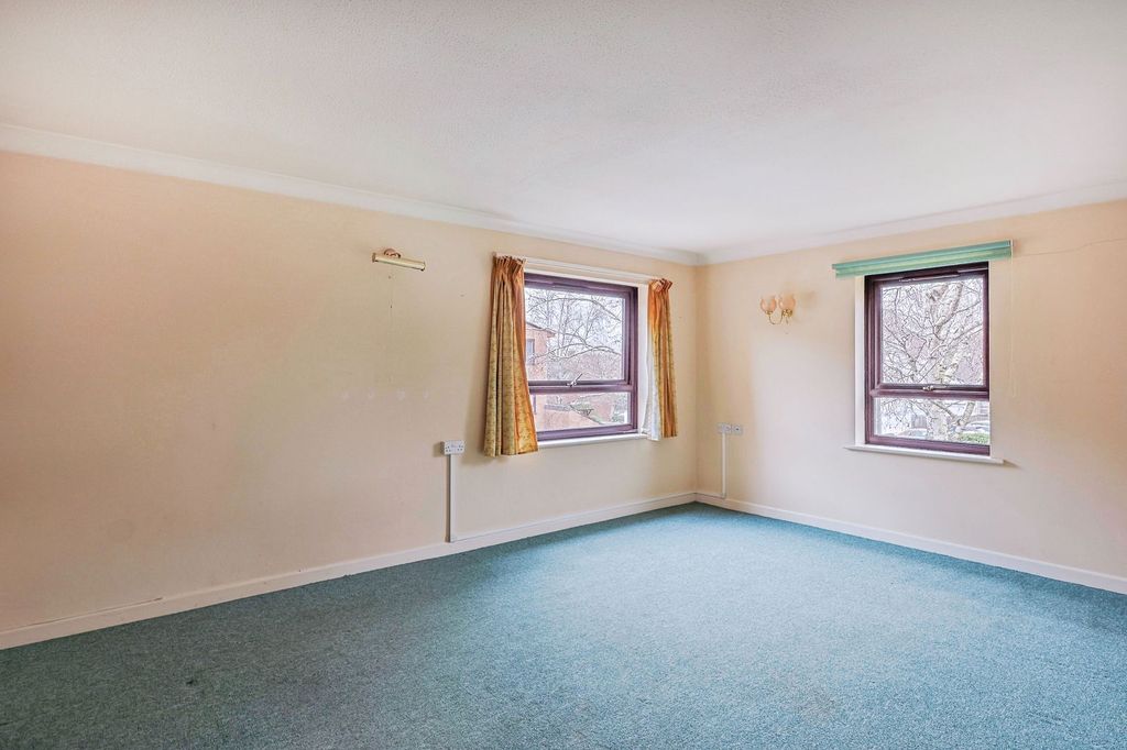 Property photo 2 of 20