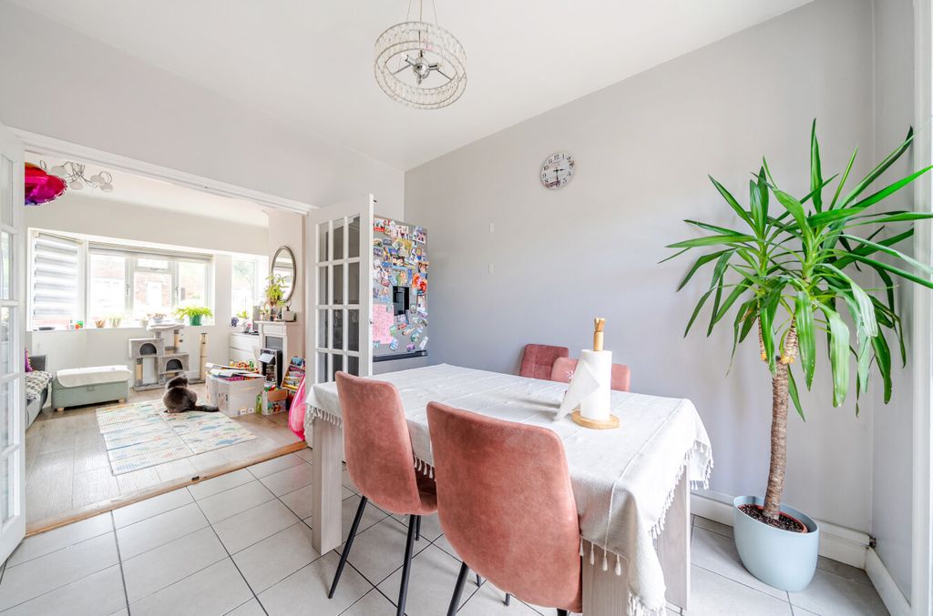 Property photo 3 of 18 1448779-20-69F228...