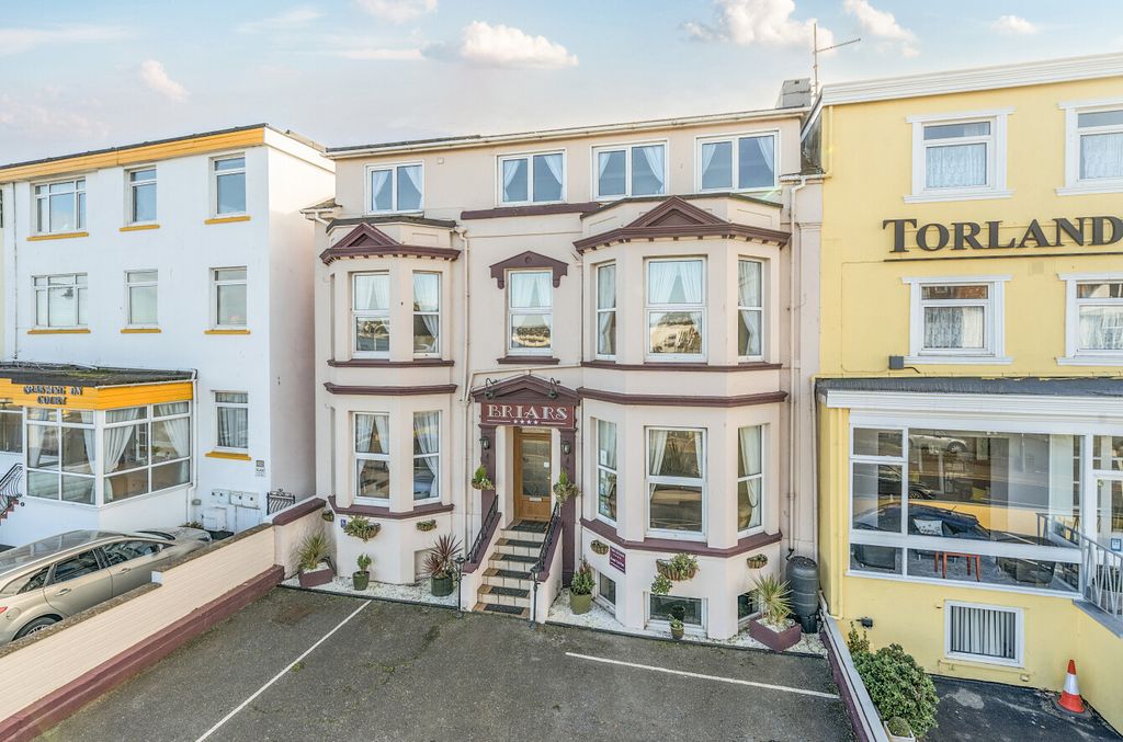 Property photo 1 of 47 1360897-2-68dc1E4...