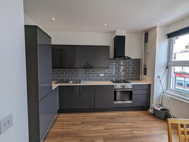 Property photo 1 of 7 Kitchen