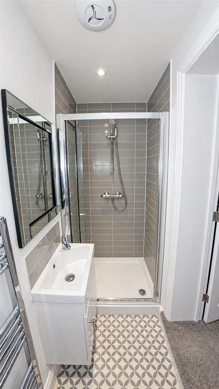 Property photo 3 of 17 Ensuite