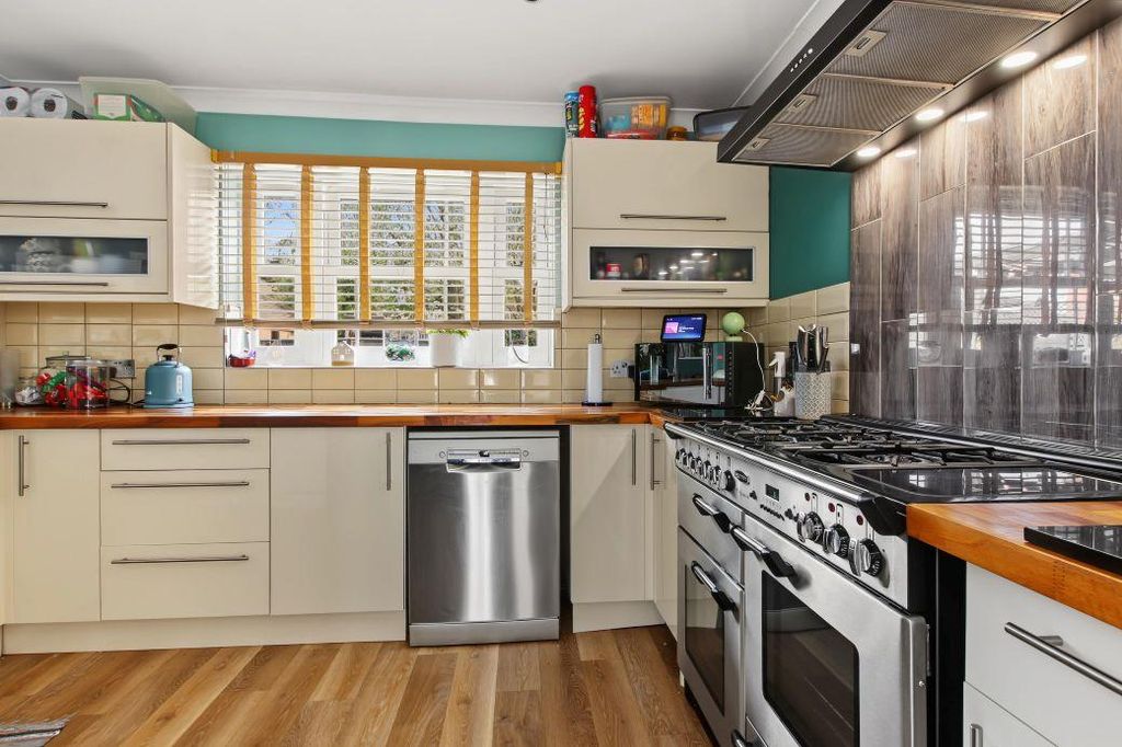 Property photo 3 of 33 Img_1941-Img_1943.Jpg