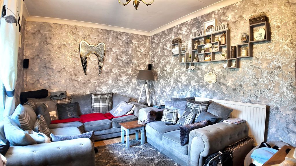 Property photo 2 of 29