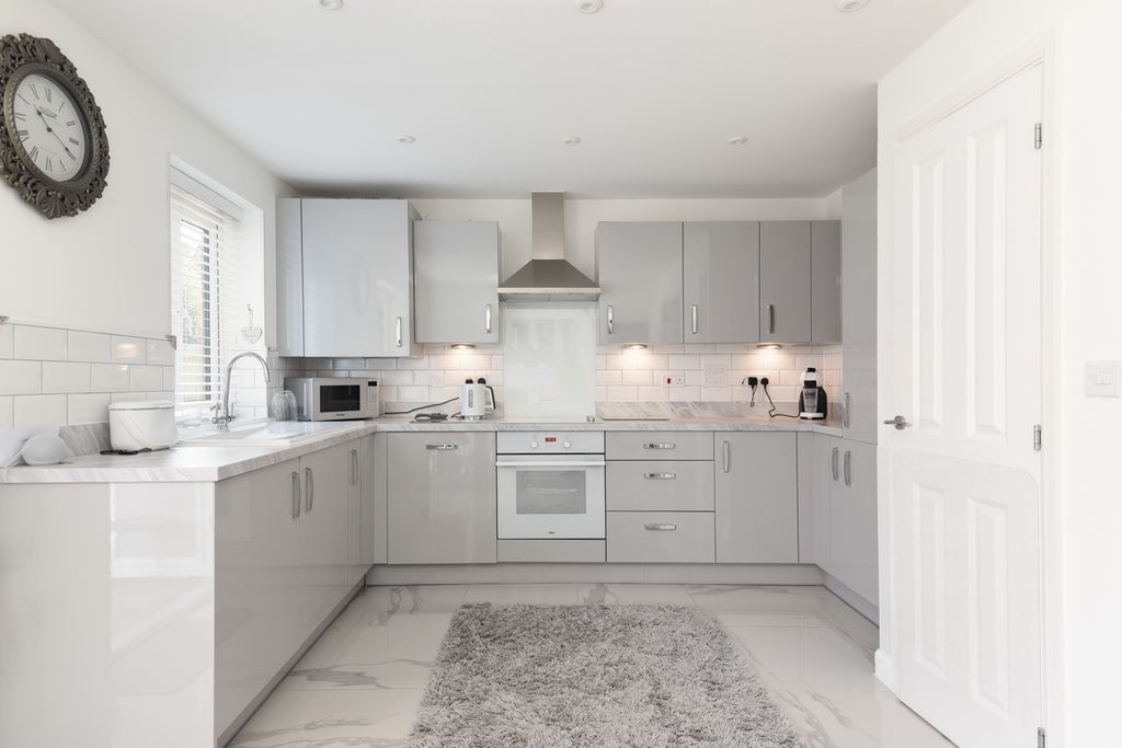 Property photo 3 of 22 52348615