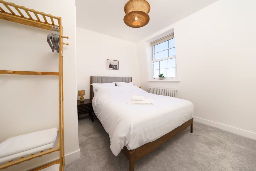 Property photo 3 of 30 06943489-3Eb0-4586-9c42-c5E5E0Cefce5.Jpg