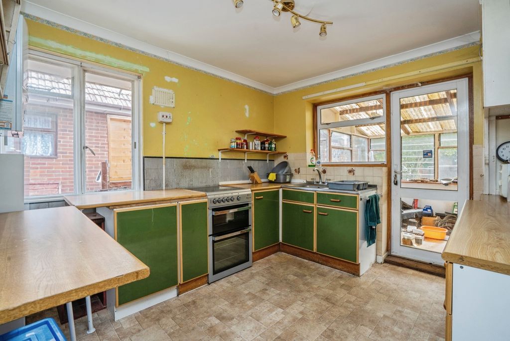 Property photo 3 of 17 Pbox-Img.Jpg