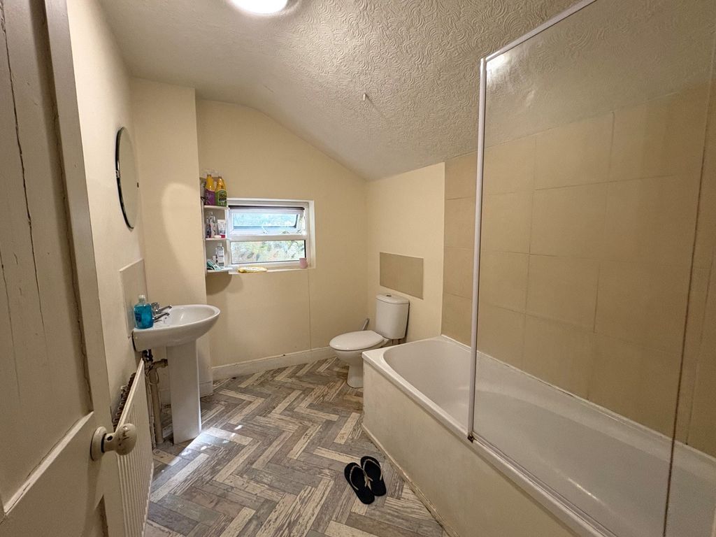 Property photo 3 of 12 St Andrews Road