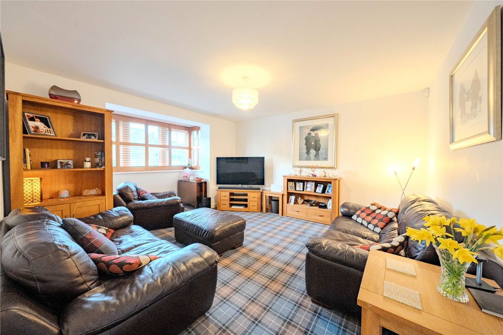 Property photo 2 of 28 Picture No. 10