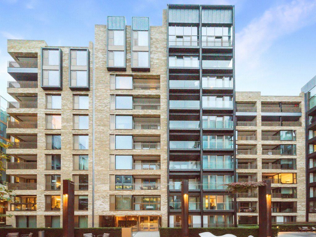 Property photo 3 of 13 Pearson Square