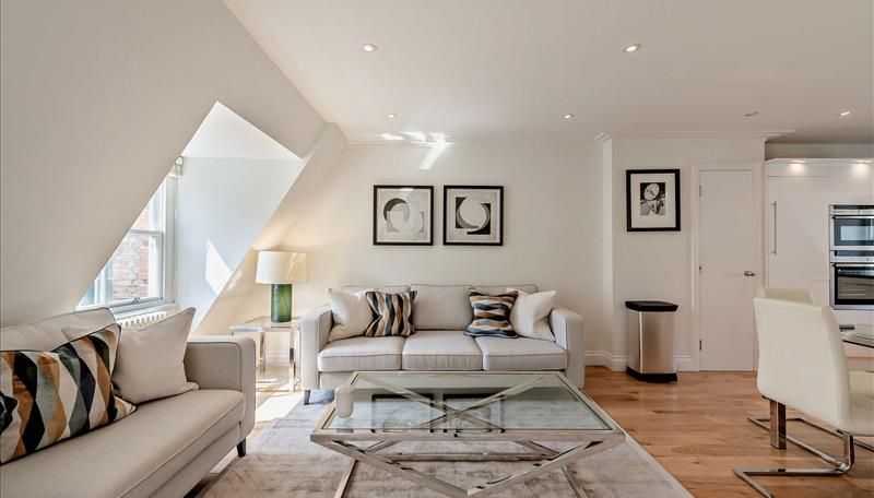 Property photo 1 of 8 Grosvenor Hill-01.Jpg