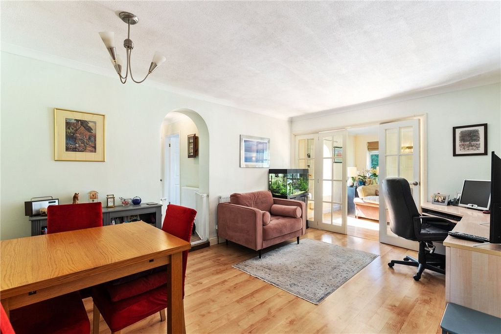 Property photo 3 of 17 Picture No. 12