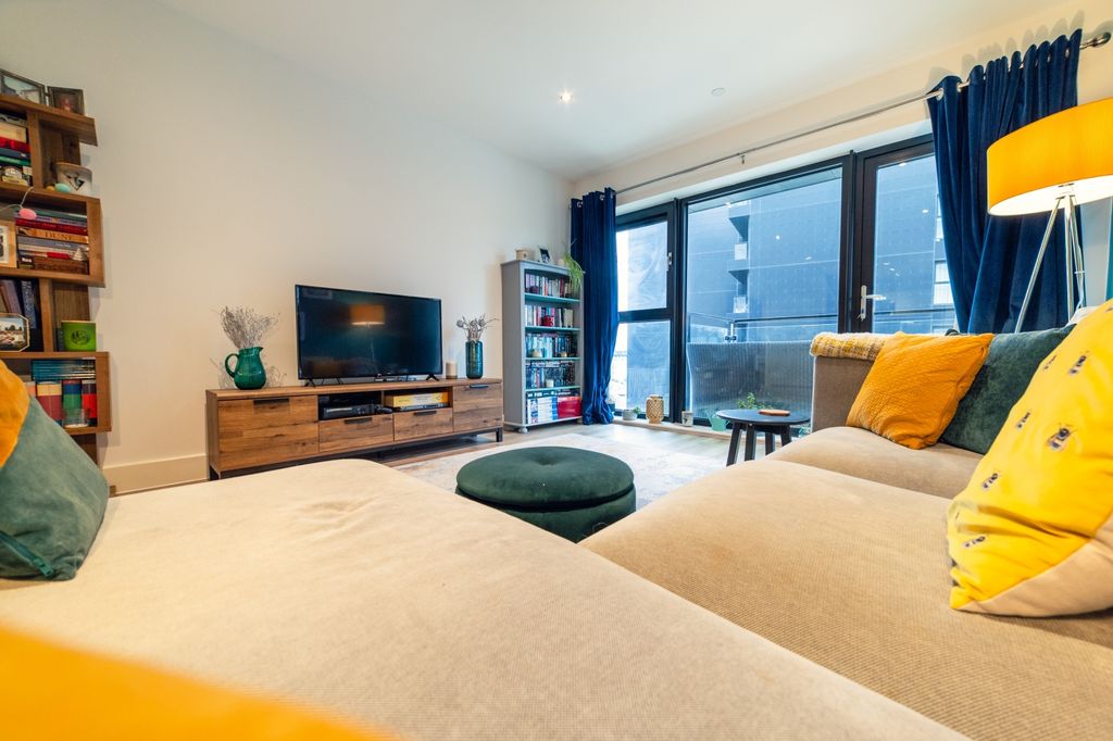 Property photo 3 of 23 Award-Winning Media Team On Every Listing_10