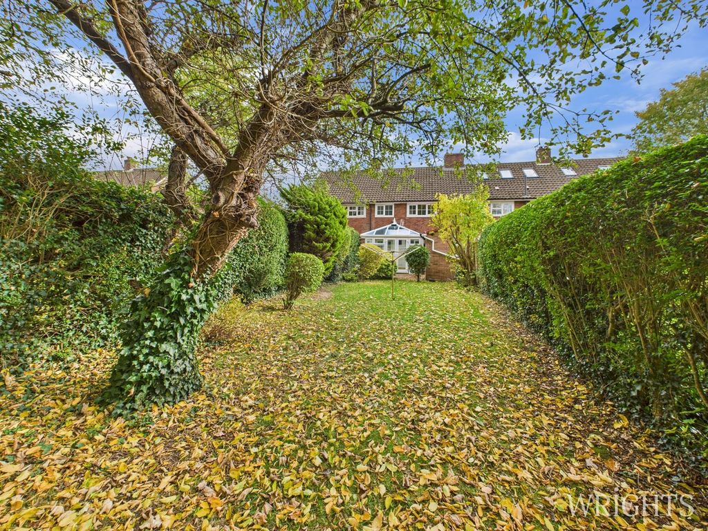 Property photo 2 of 20