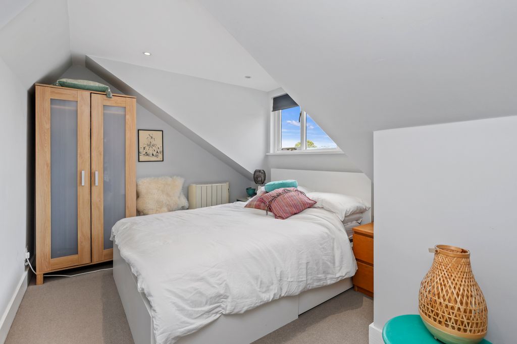 Property photo 2 of 7 051A8186