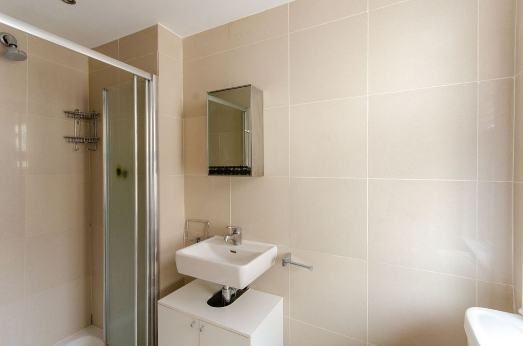 Property photo 3 of 4