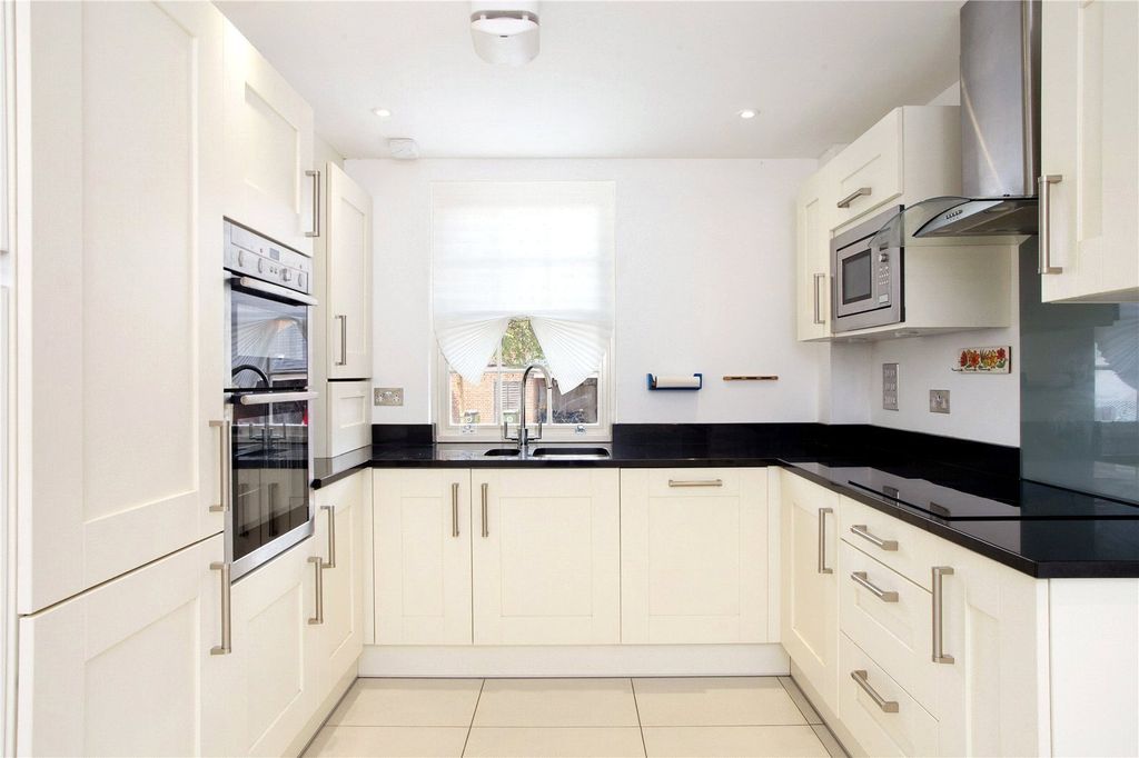 Property photo 3 of 11 Picture No. 06