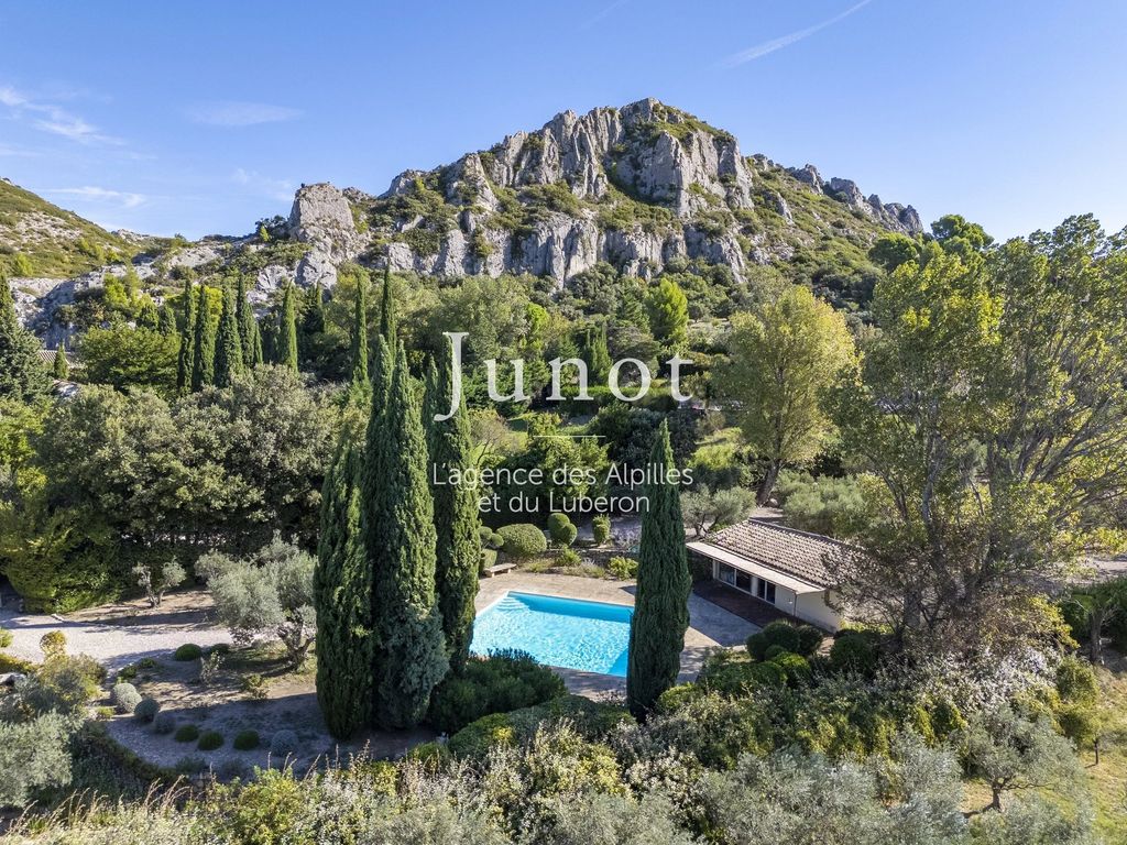 Property photo 1 of 30 Maussane-Les-Alpilles - Xviiith Mas With View - Near The Town Center - 220m² Living Space - Landscaped Garden 4,000m² - Swimming Pool - Unobstructed View Of The Alpilles - Olive Grove - Terraces