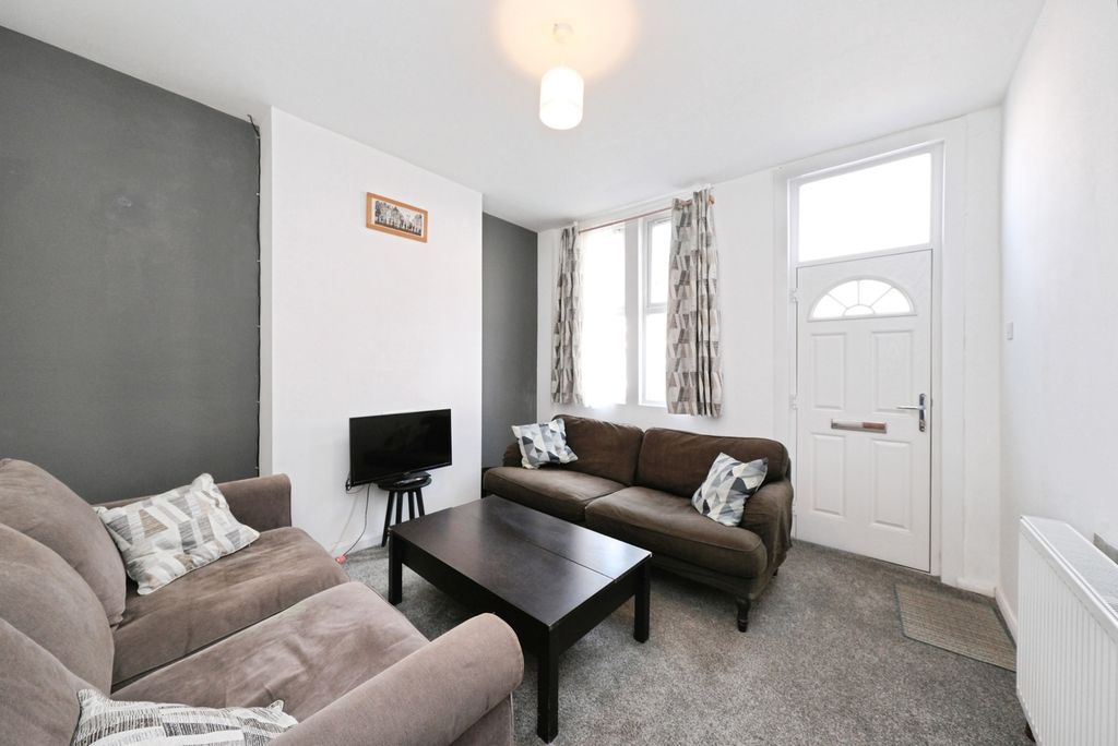 Property photo 3 of 17 Pbox-Img.Jpg