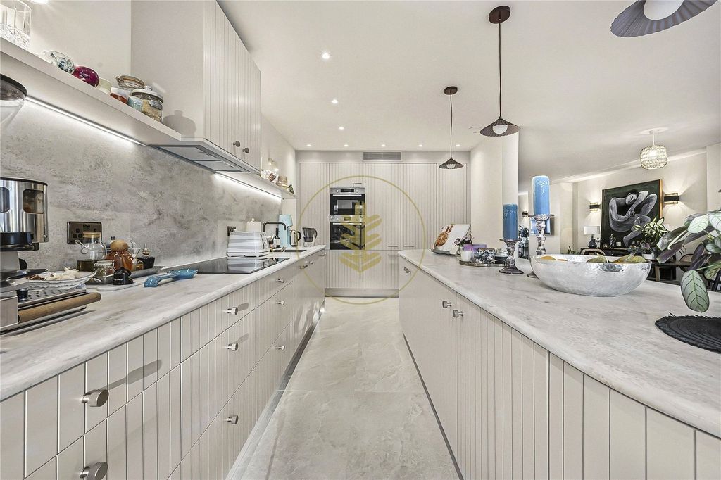 Property photo 2 of 19 Picture No. 60