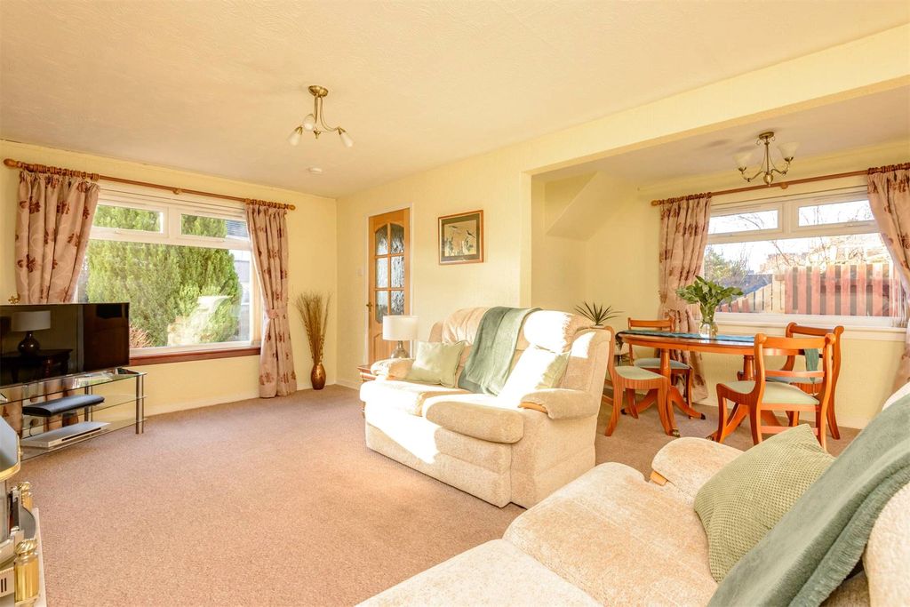 Property photo 3 of 20 Picture No. 11