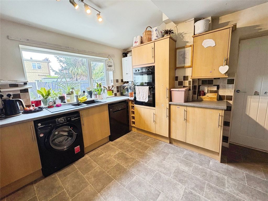 Property photo 2 of 16 Kitchen