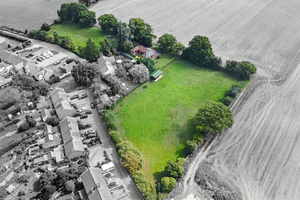 Property photo 1 of 18 Aerial