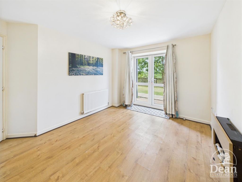 Property photo 3 of 13