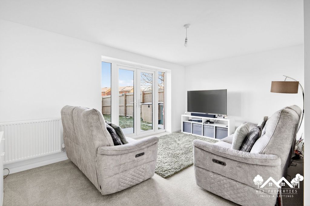 Property photo 3 of 40