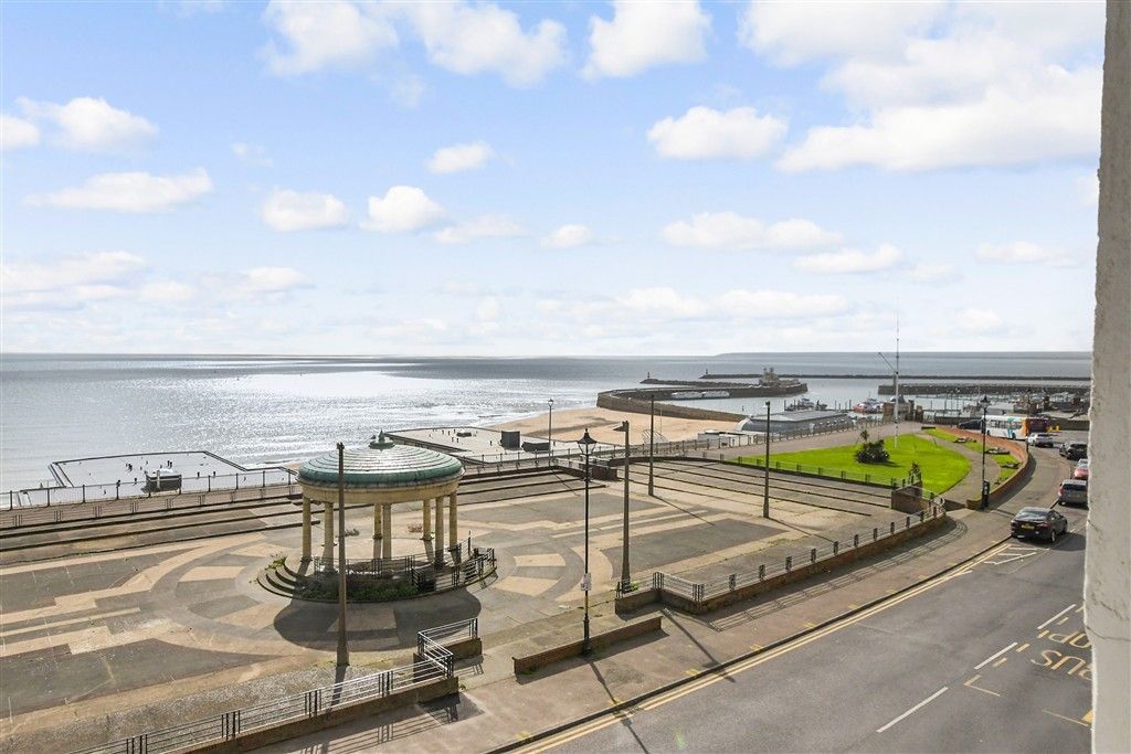 Property photo 1 of 10 Views To Front