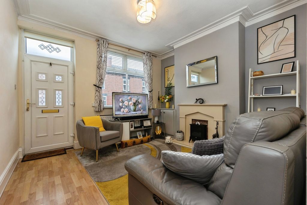 Property photo 2 of 26 Pbox-Img.Jpg