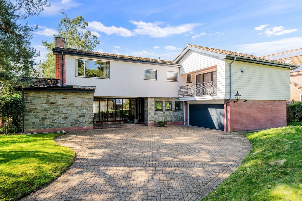 Property photo 1 of 21