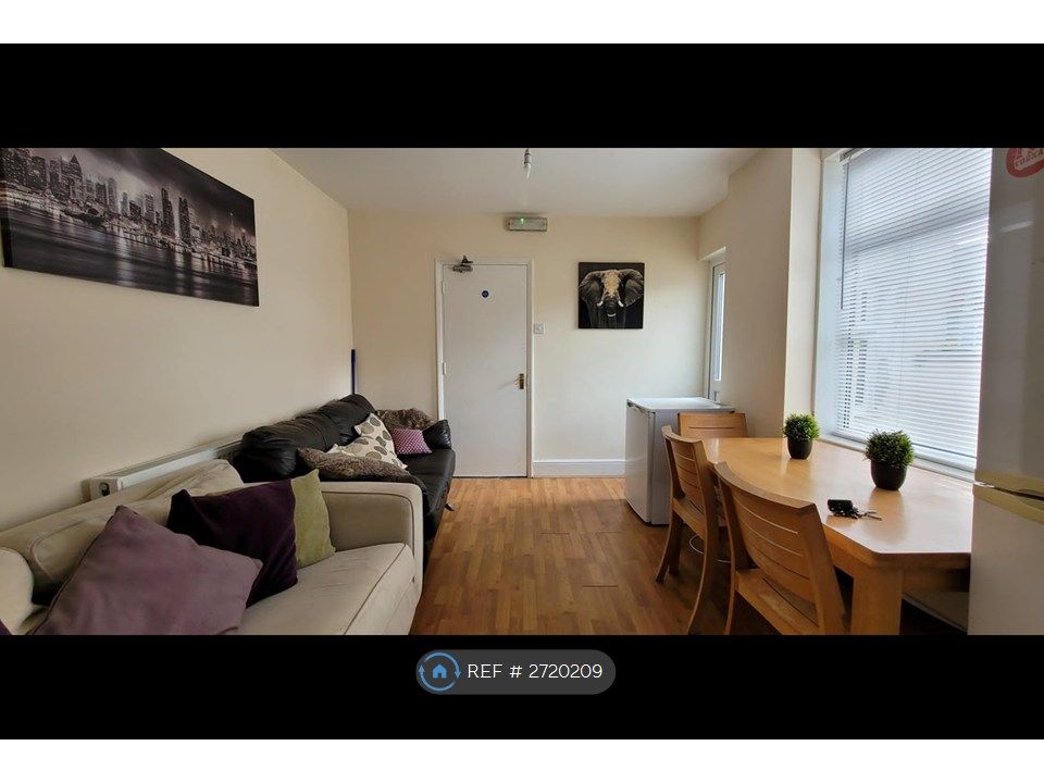 Property photo 3 of 35