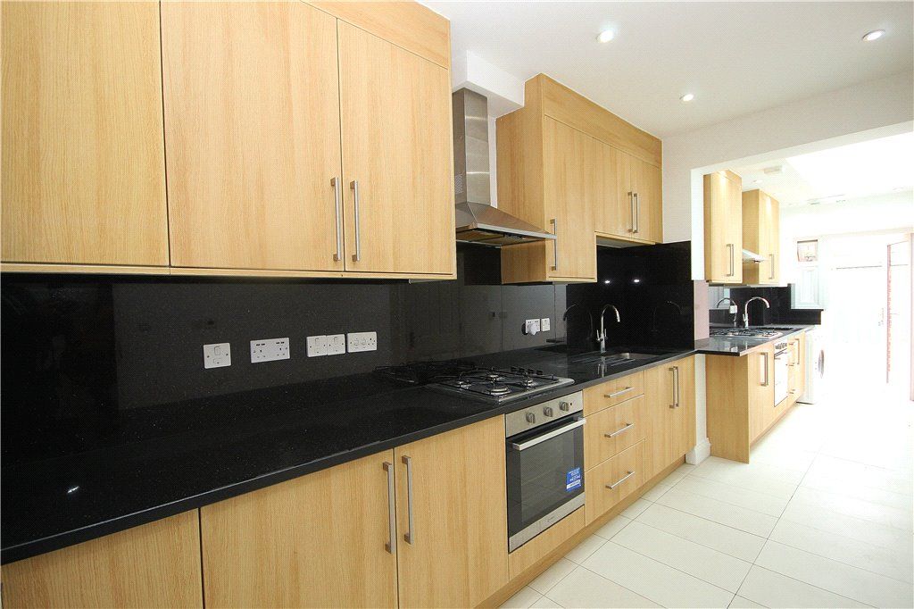 Property photo 2 of 14 Kitchen