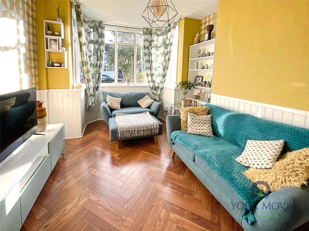 Property photo 3 of 14 Picture No. 05