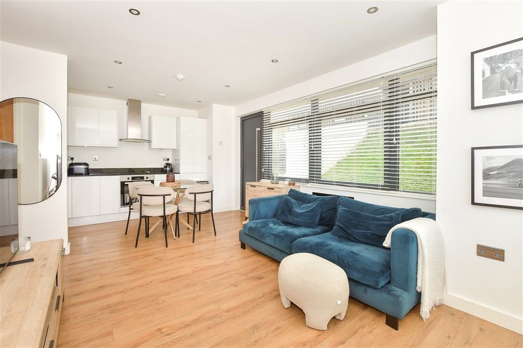 Property photo 3 of 11 Lounge/Kitchen/Diner